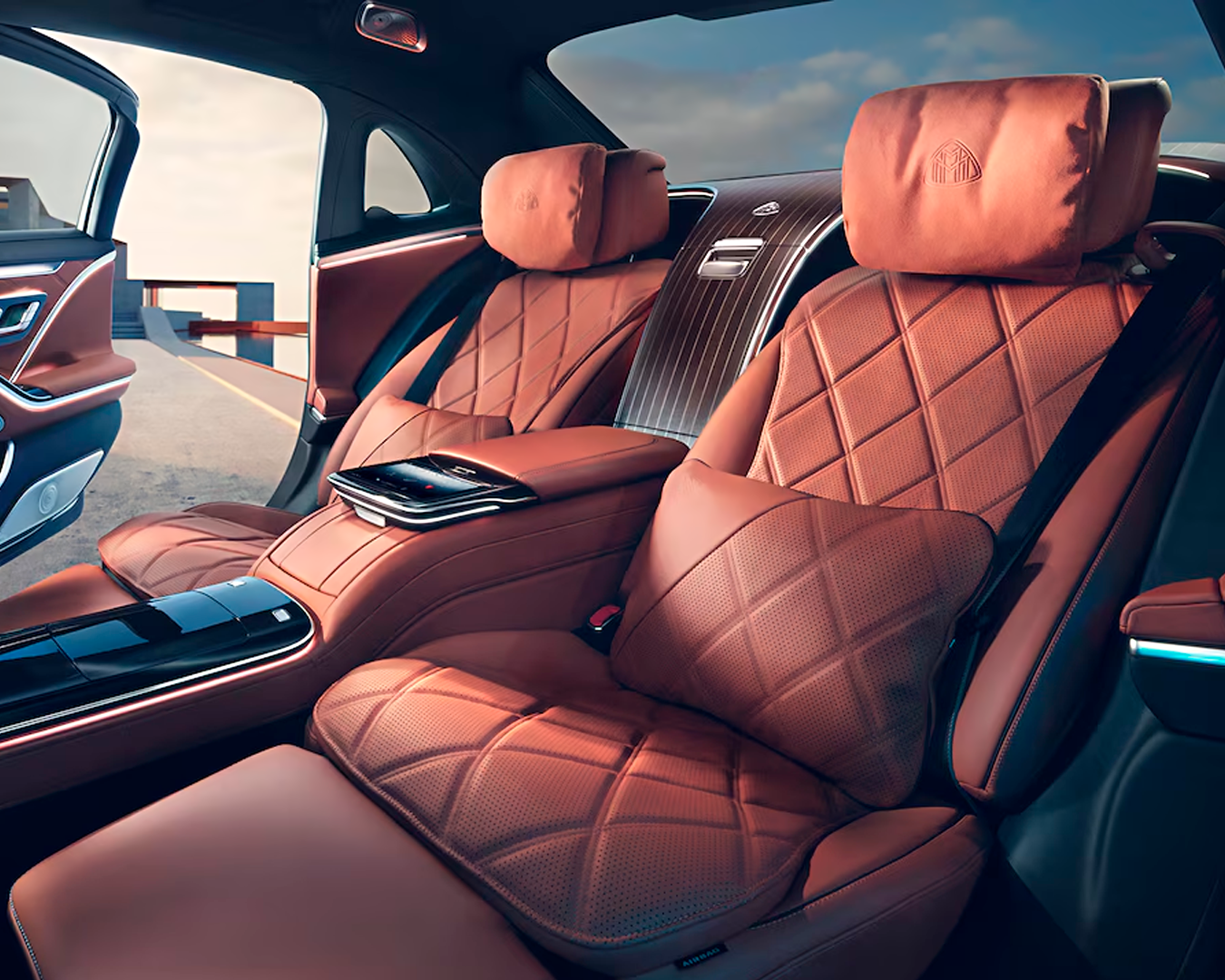 Interior automotriz de lujo bordado
